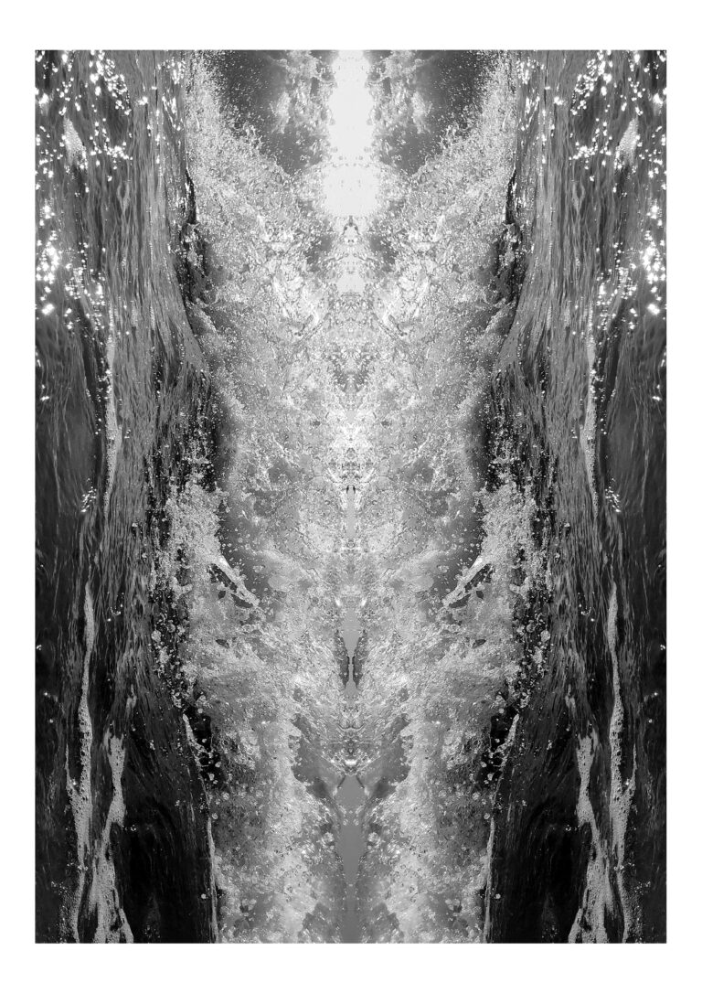 Yakamoza - Black and white photography of splashing ocean wave put in vertical symmetry